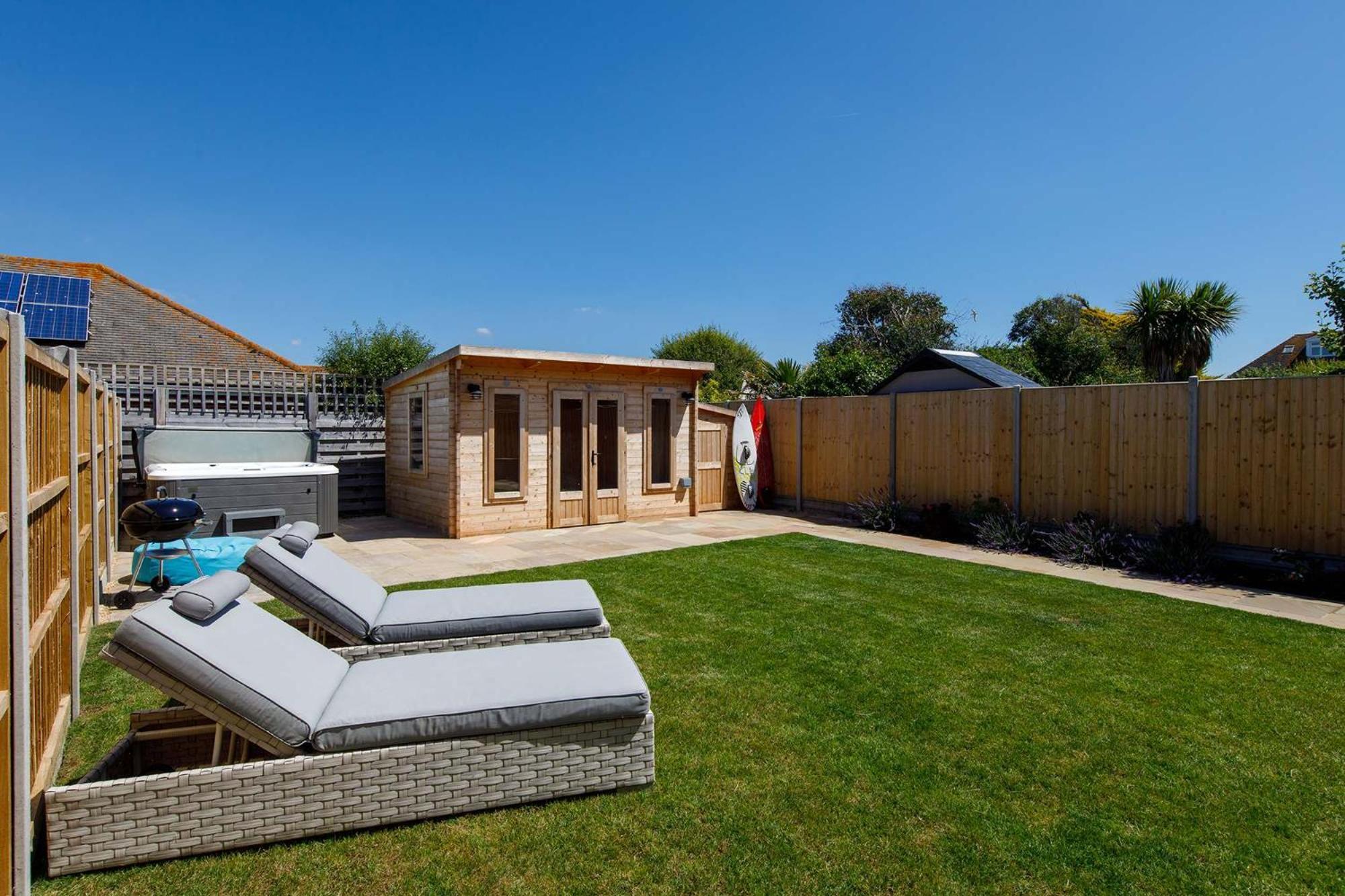 Luxury Designer Coastal Home For 10 With Hot Tub West Wittering Eksteriør billede